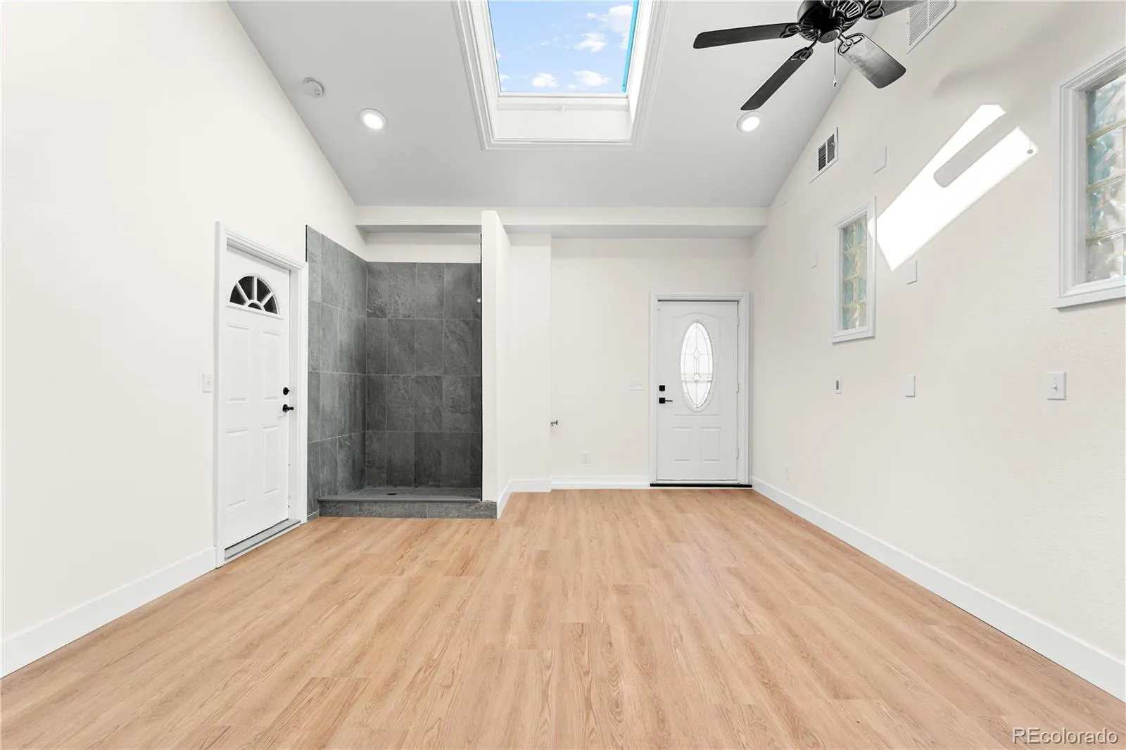 04122026223706 1600 33