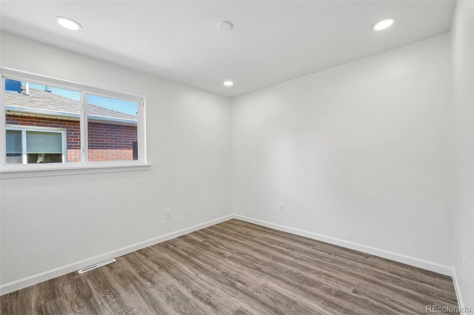 2850 Ivy Street Denver CO 80207 | MLS #REC7879357 08142026163419 1600 25