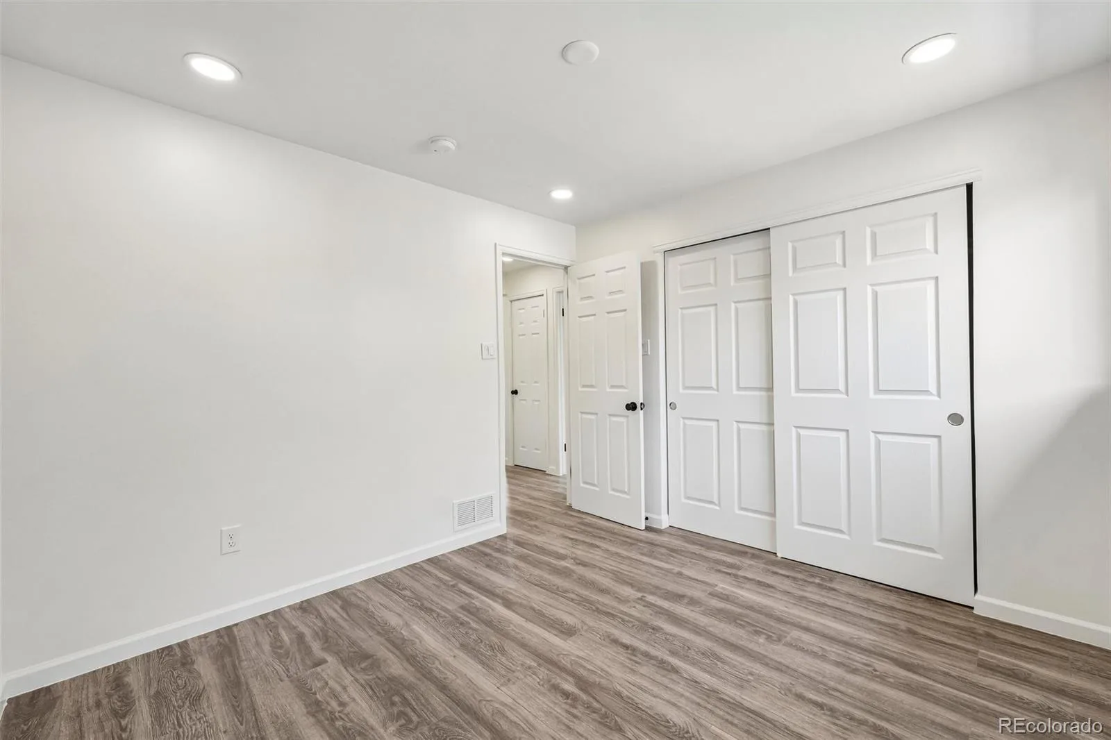 2850 Ivy Street Denver CO 80207 | MLS #REC7879357 08142026163419 1600 27
