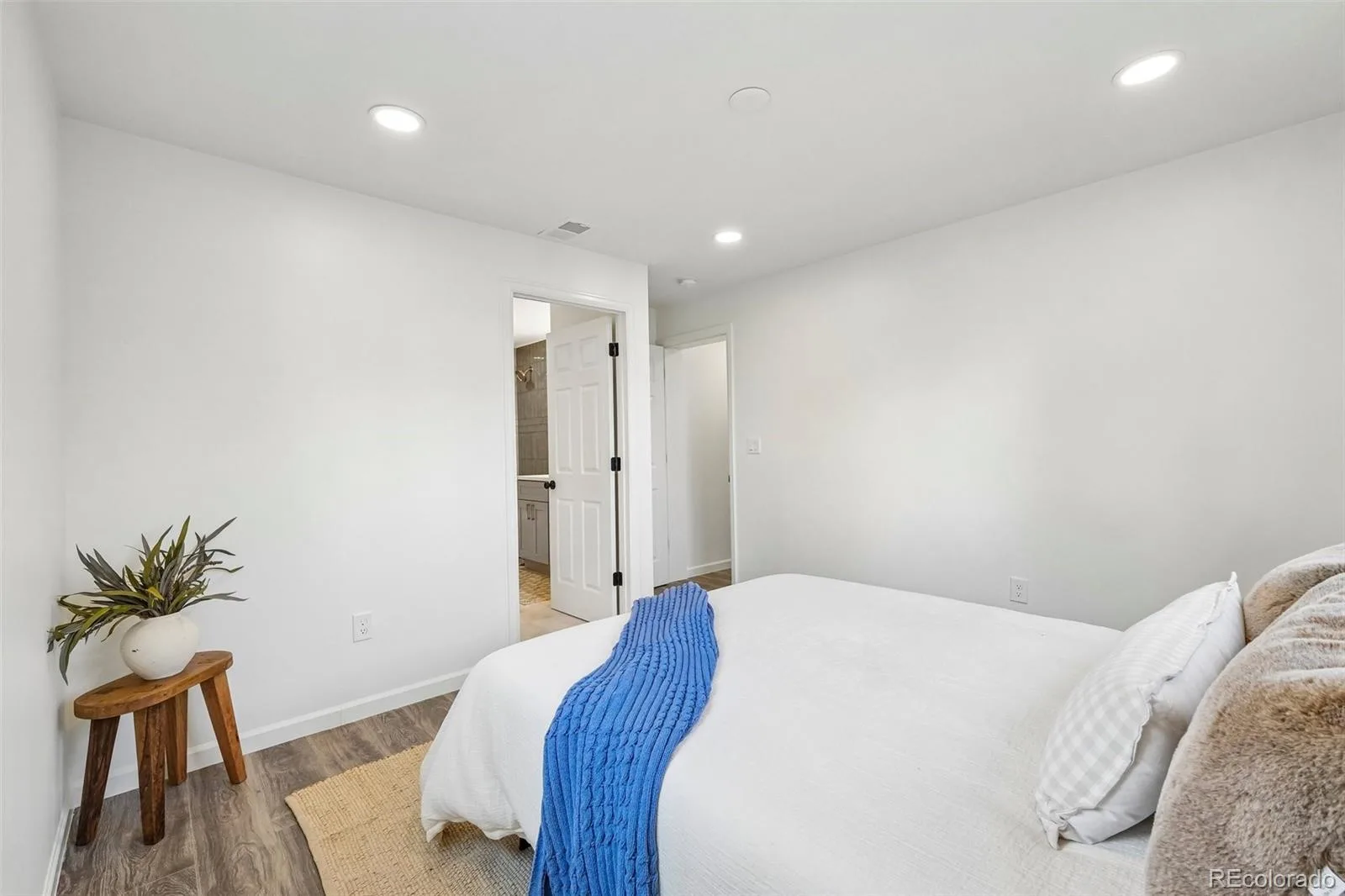 2850 Ivy Street Denver CO 80207 | MLS #REC7879357 08142026163419 1600 31