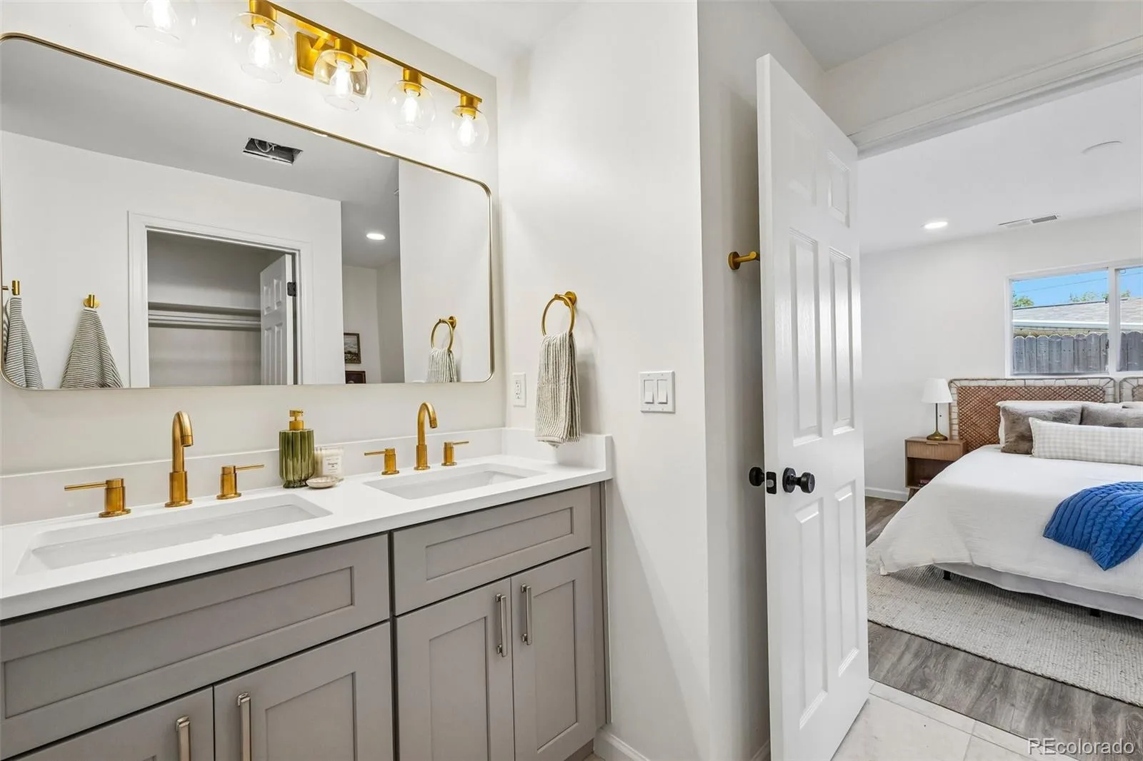 2850 Ivy Street Denver CO 80207 | MLS #REC7879357 08142026163419 1600 35
