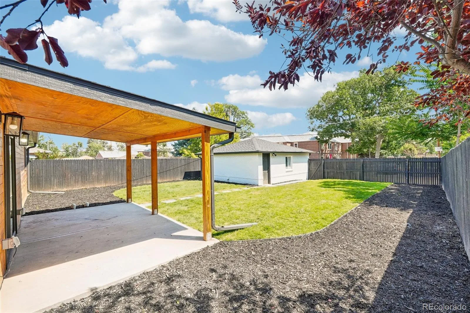 2850 Ivy Street Denver CO 80207 | MLS #REC7879357 08142026163419 1600 37