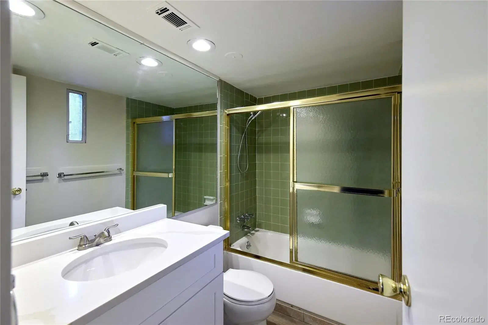 8060 E Girard Avenue #102 Denver CO 80231 MLS #REC7886121 02242026161938 1600 12