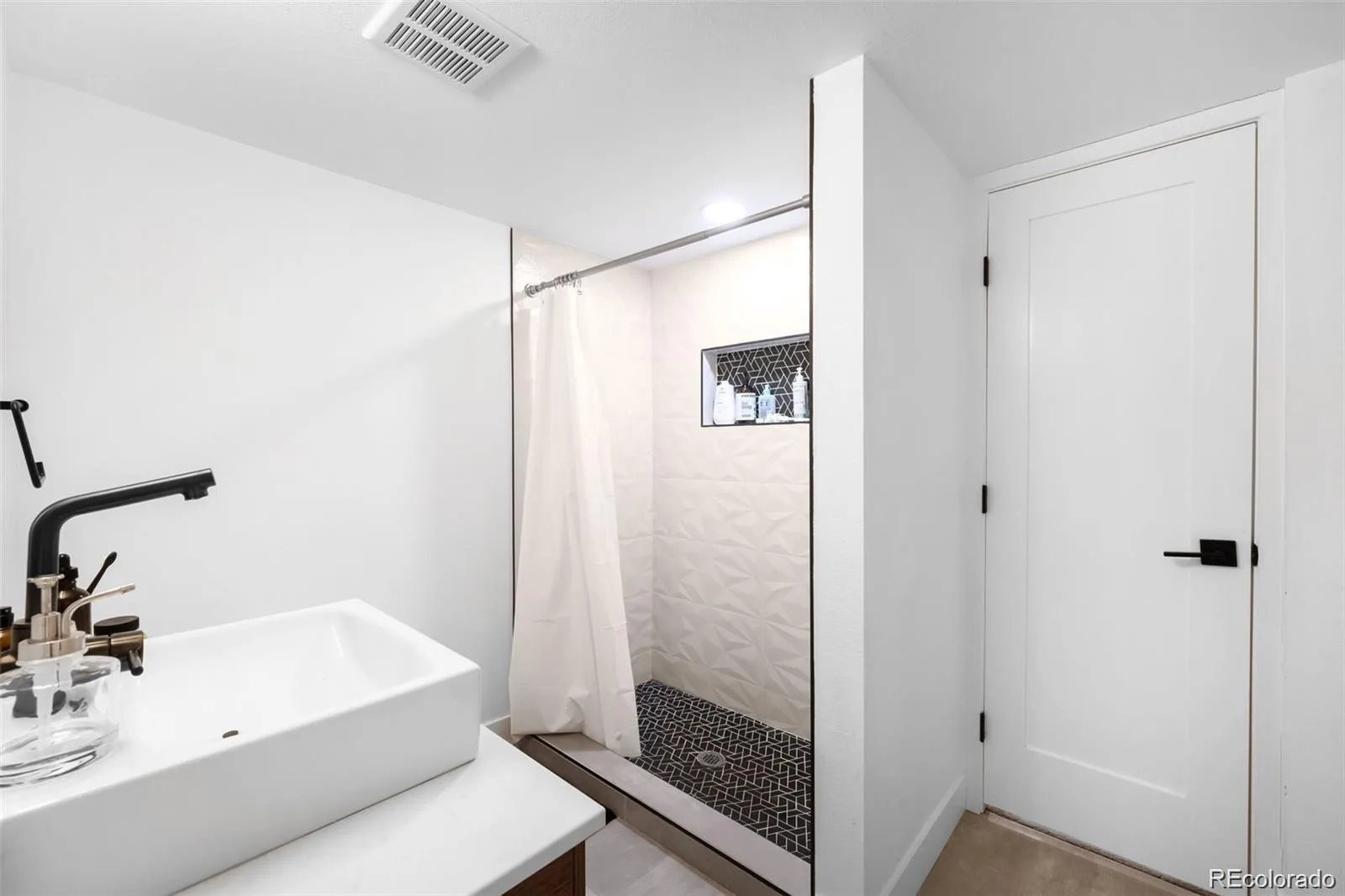 5401 E Dakota Avenue #3 Denver CO 80246 MLS #REC7887054 07032026151839 1600 37