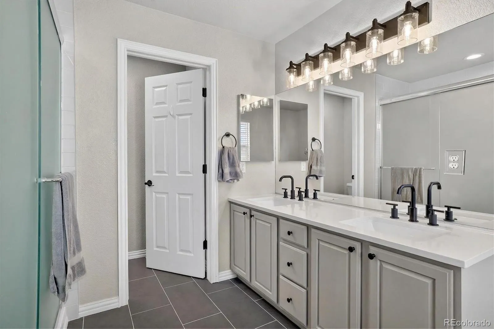 04032026220519 1600 13