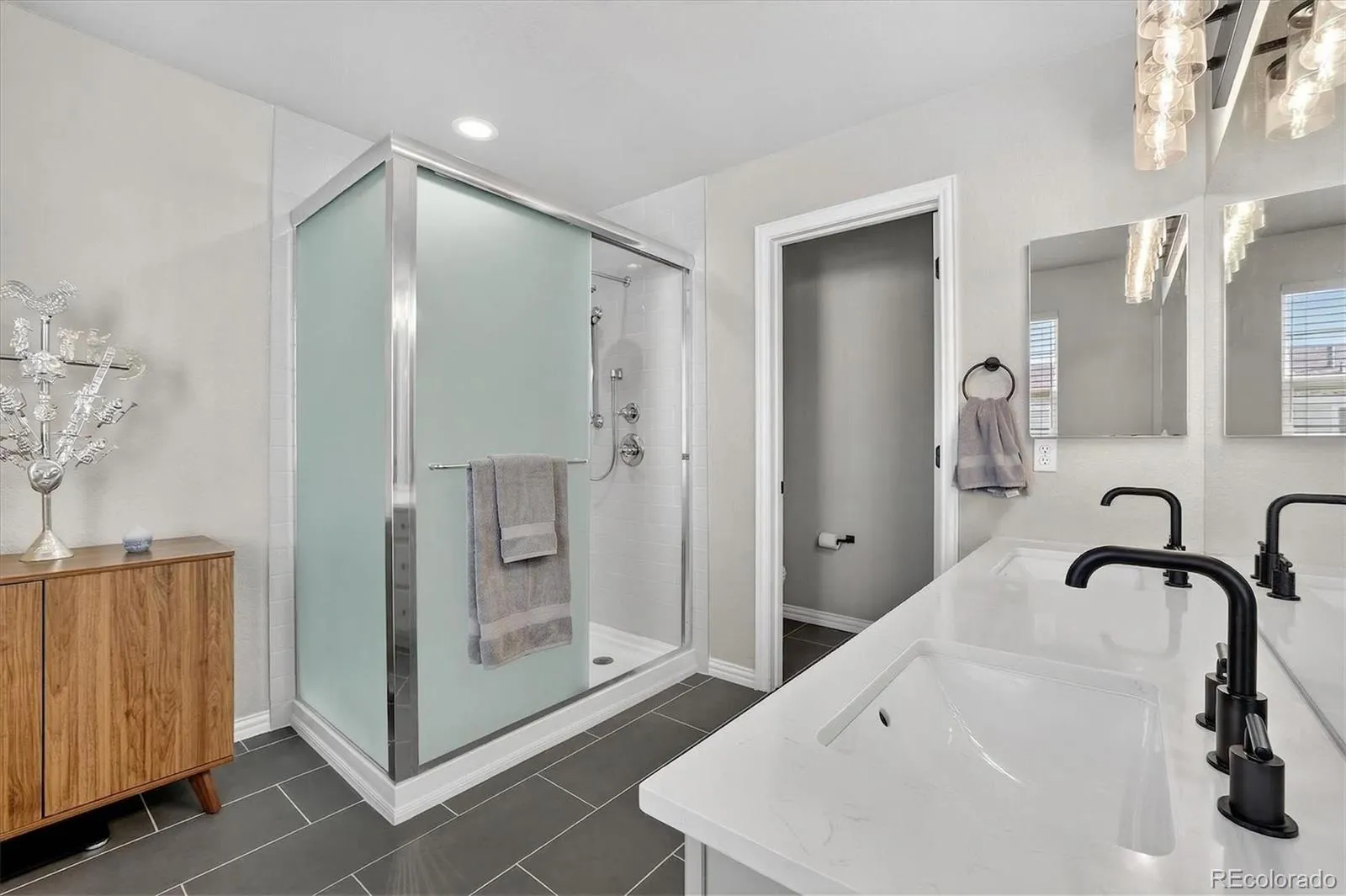 04032026220519 1600 15