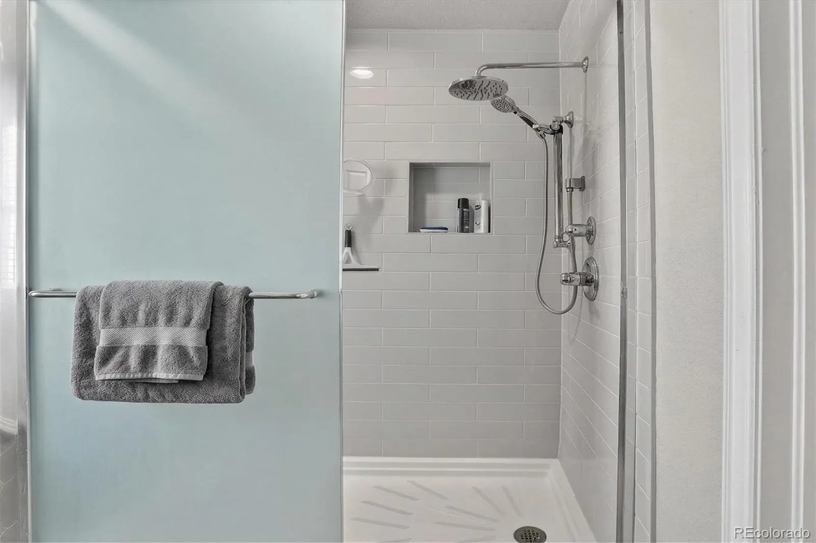 04032026220519 1600 16