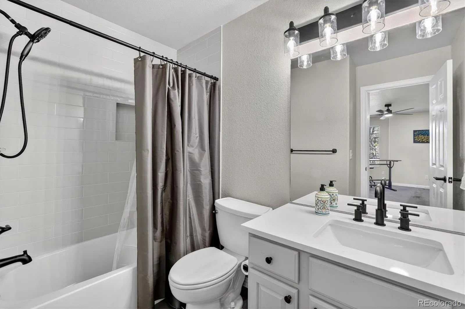 04032026220519 1600 19