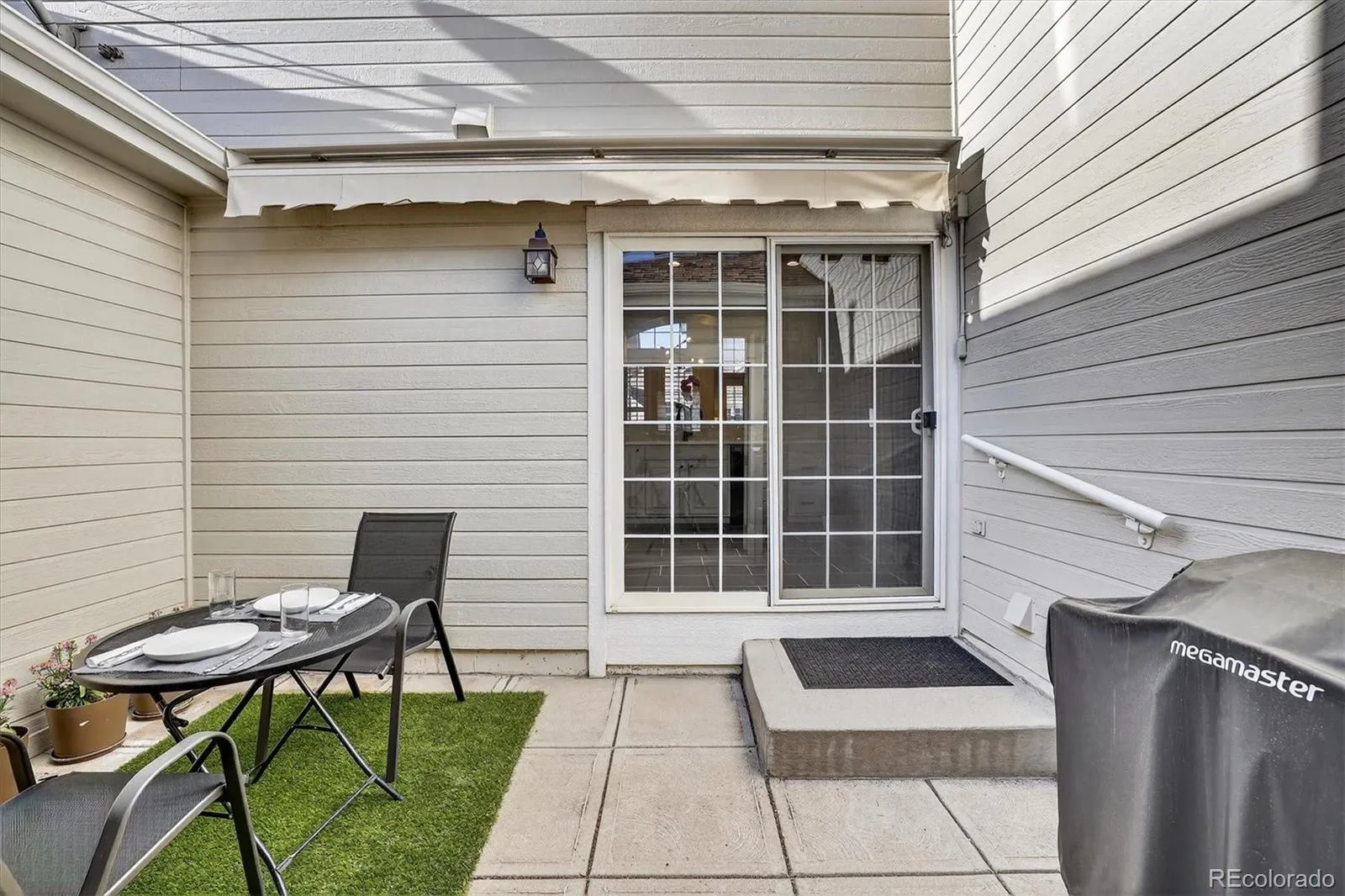 04032026220519 1600 21