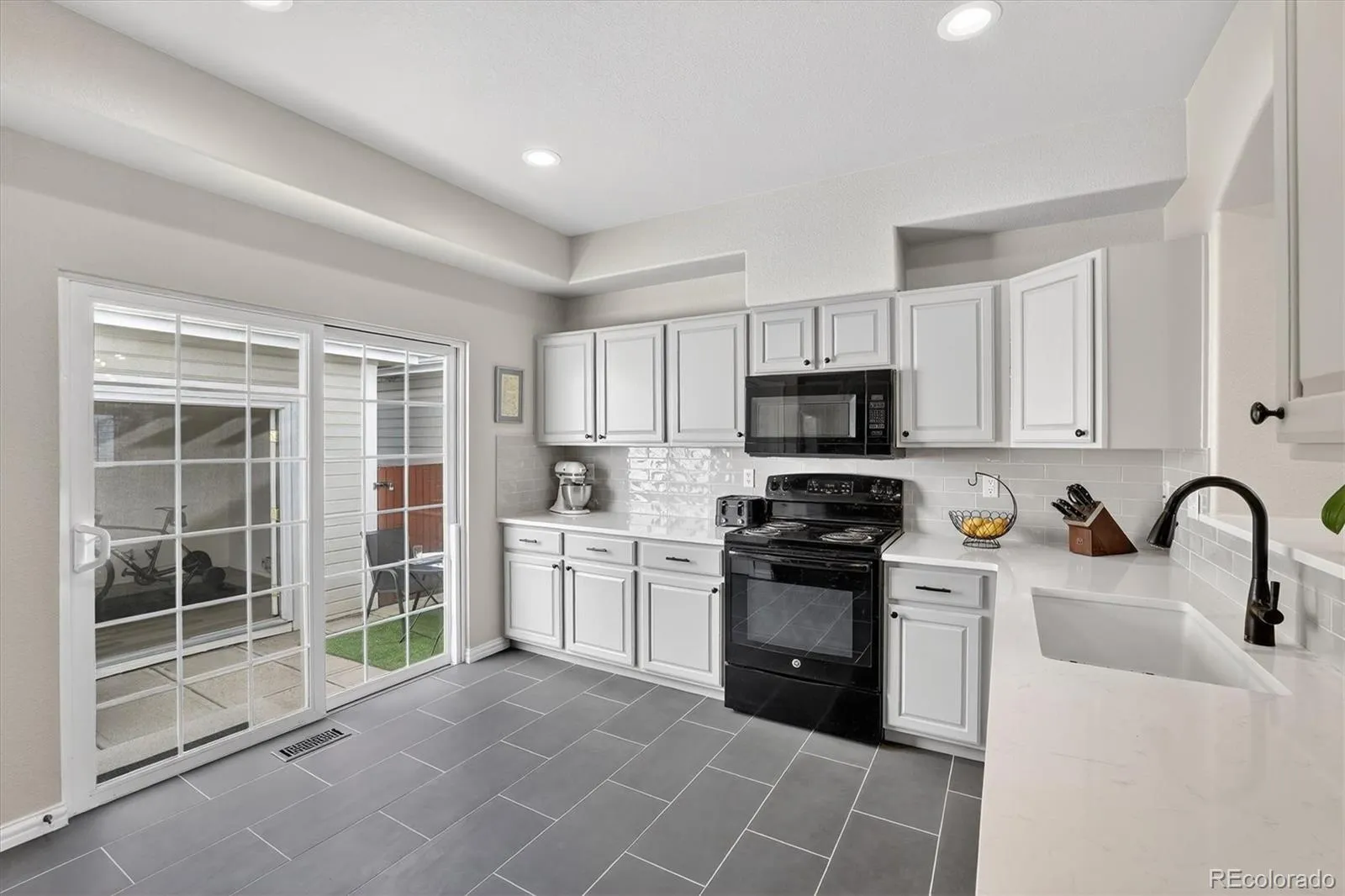 04032026220519 1600 8