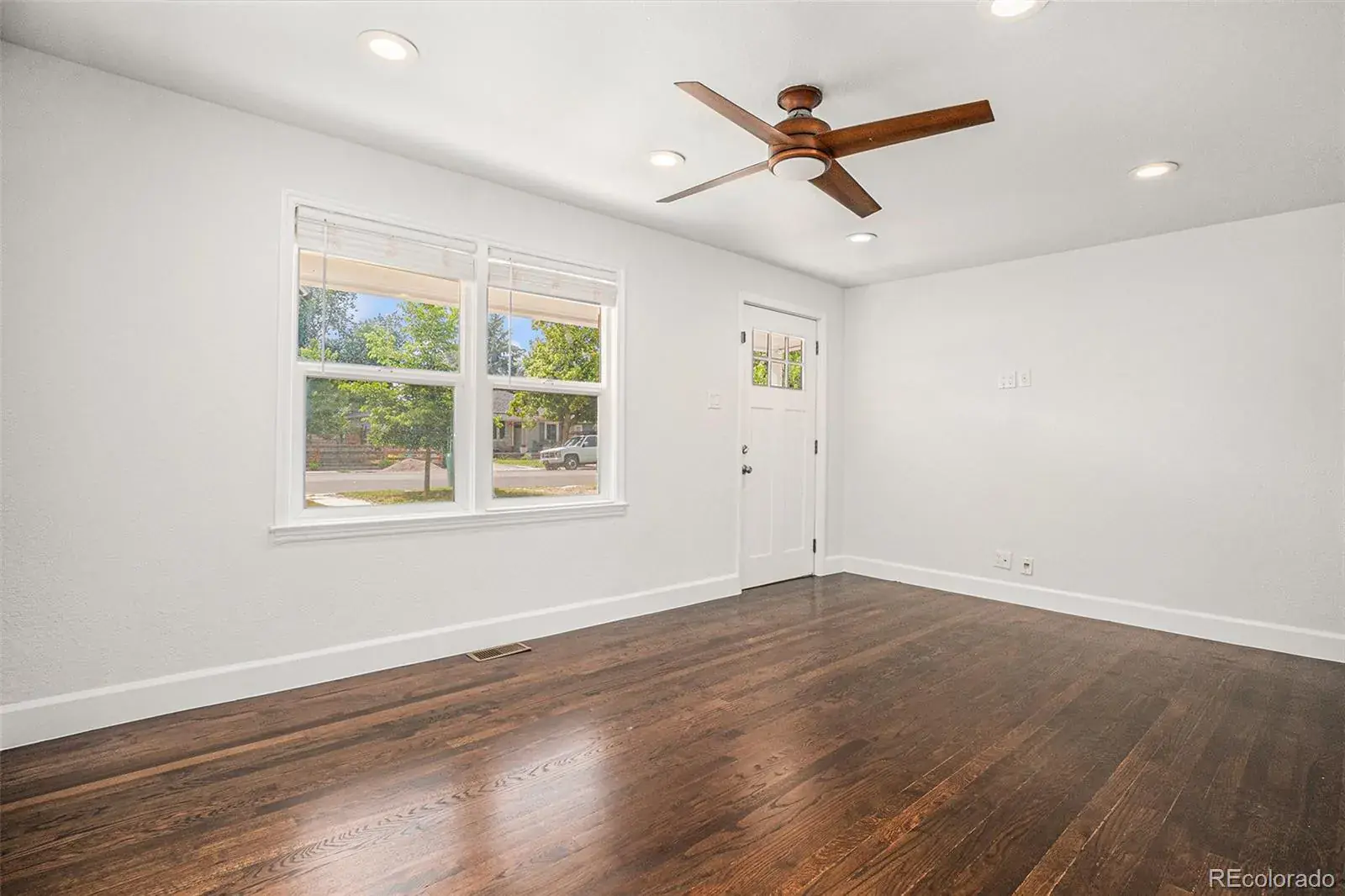 1764 Oswego Street Aurora CO 80010 MLS #REC7894047 01152026190848 1600 4