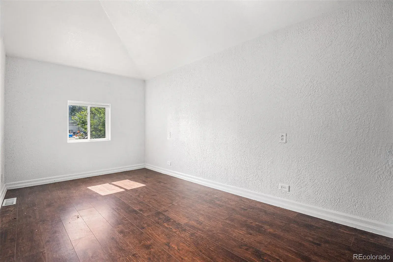 1764 Oswego Street Aurora CO 80010 MLS #REC7894047 01152026190848 1600 9
