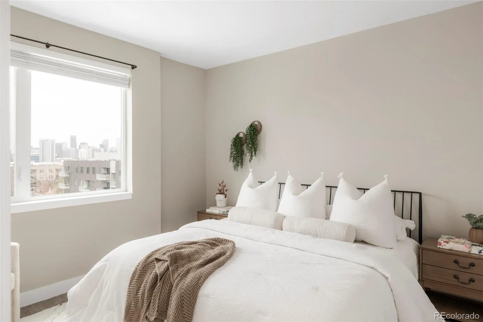 04202026210553 1600 17