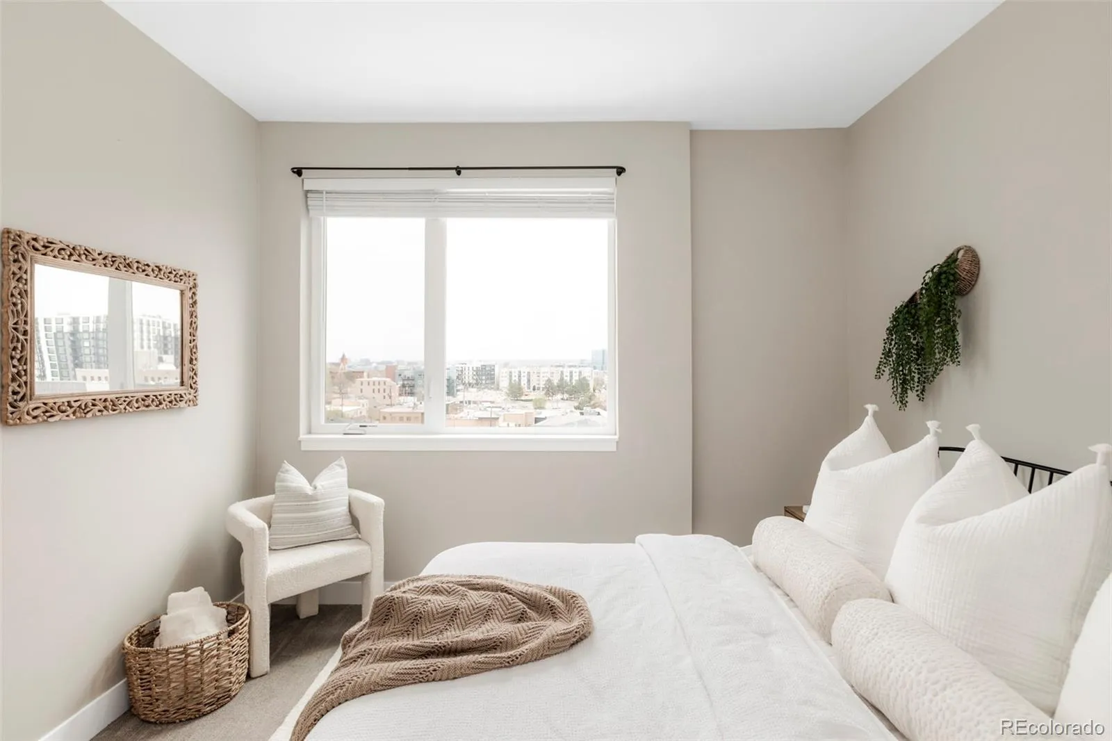 04202026210553 1600 18