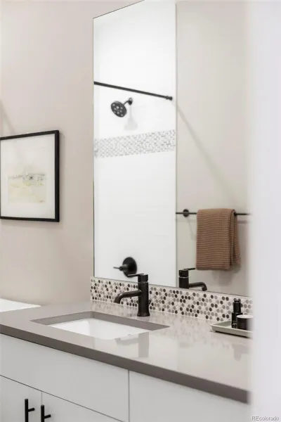 04202026210553 800 24