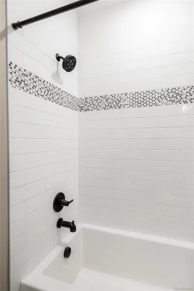 04202026210553 800 25