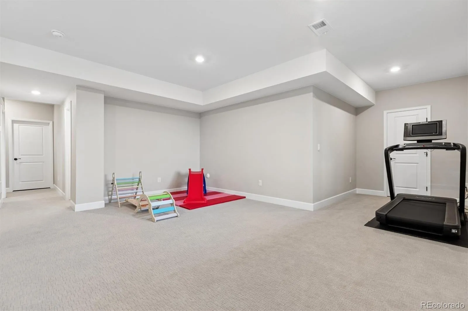 04172026213354 1600 33