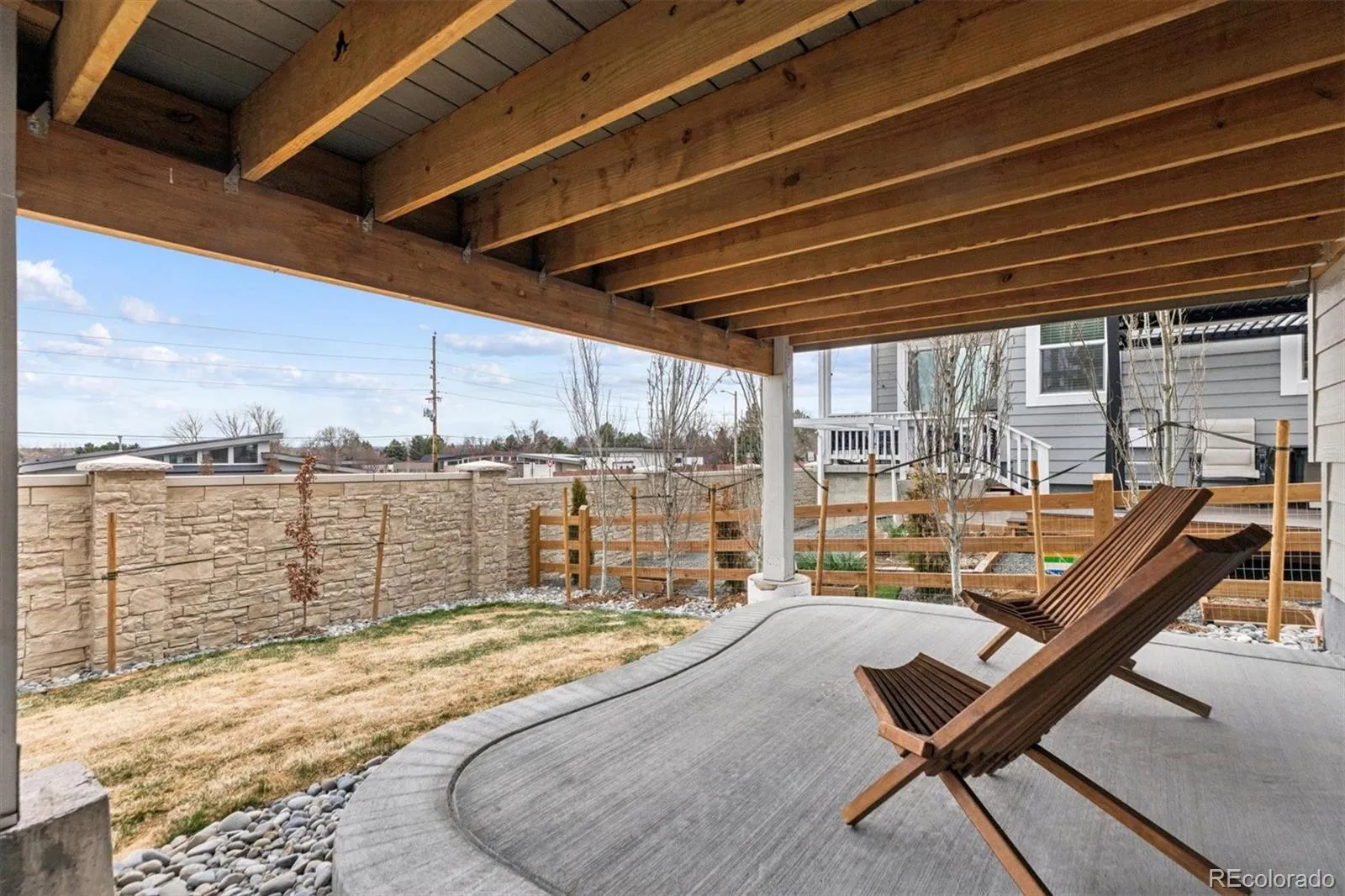 04172026213354 1600 40