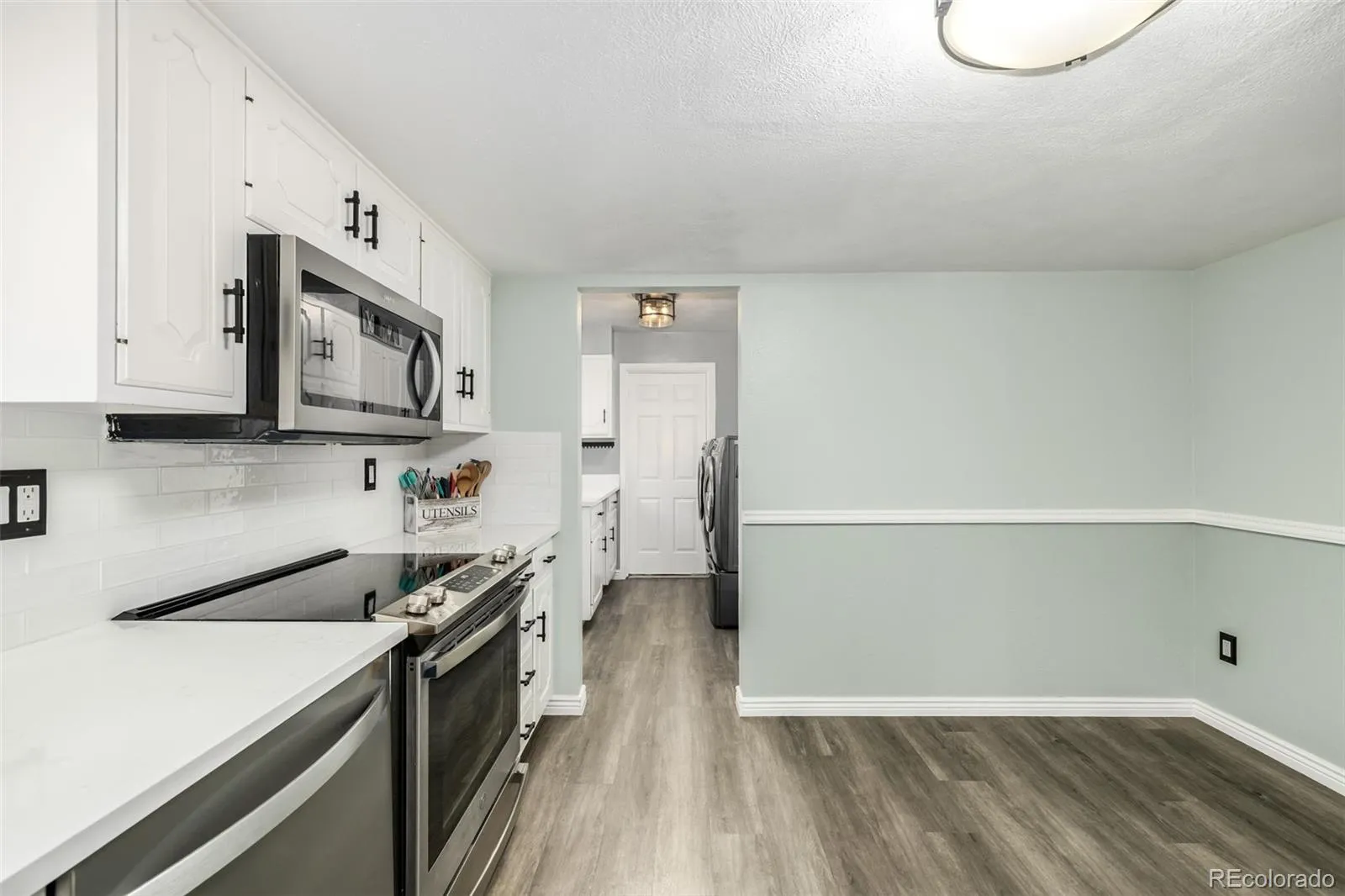 04032026220525 1600 14