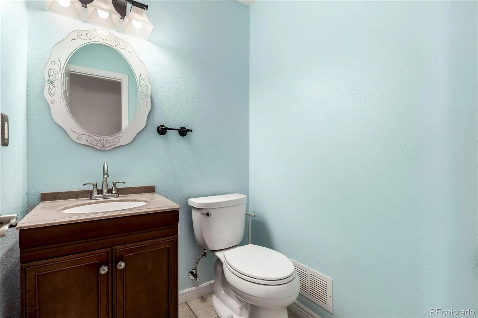 04032026220525 1600 15