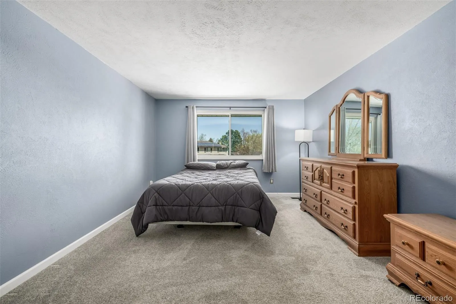 04032026220525 1600 17