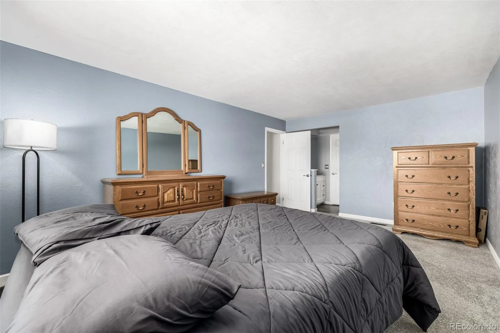 04032026220525 1600 18