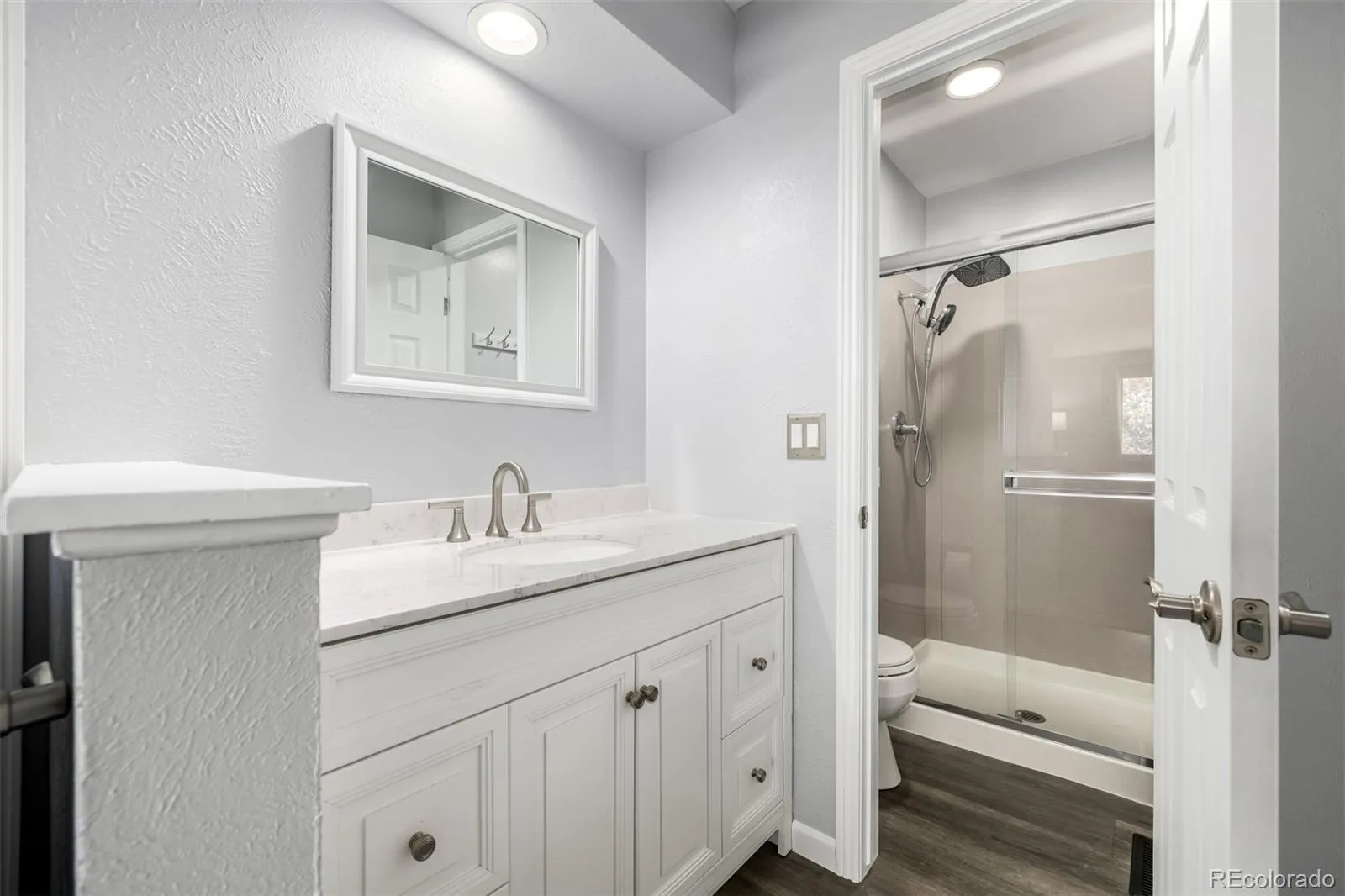 04032026220525 1600 19