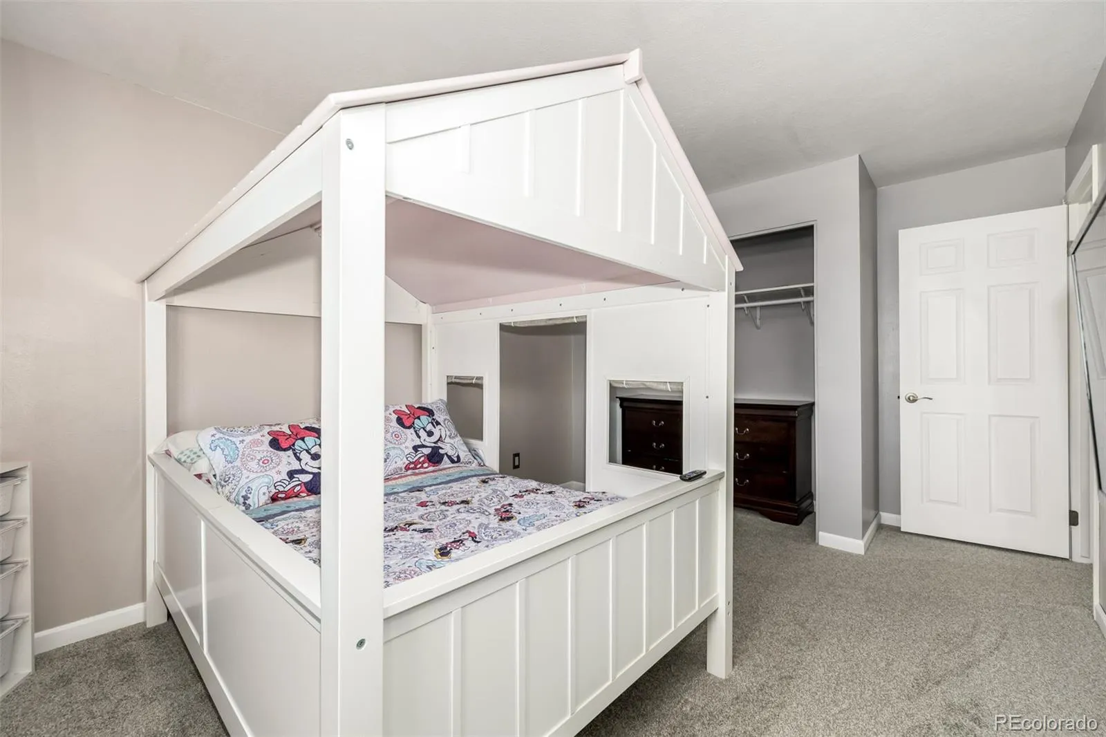 04032026220525 1600 23