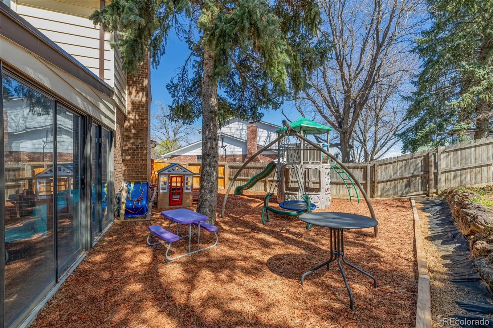 04032026220525 1600 44