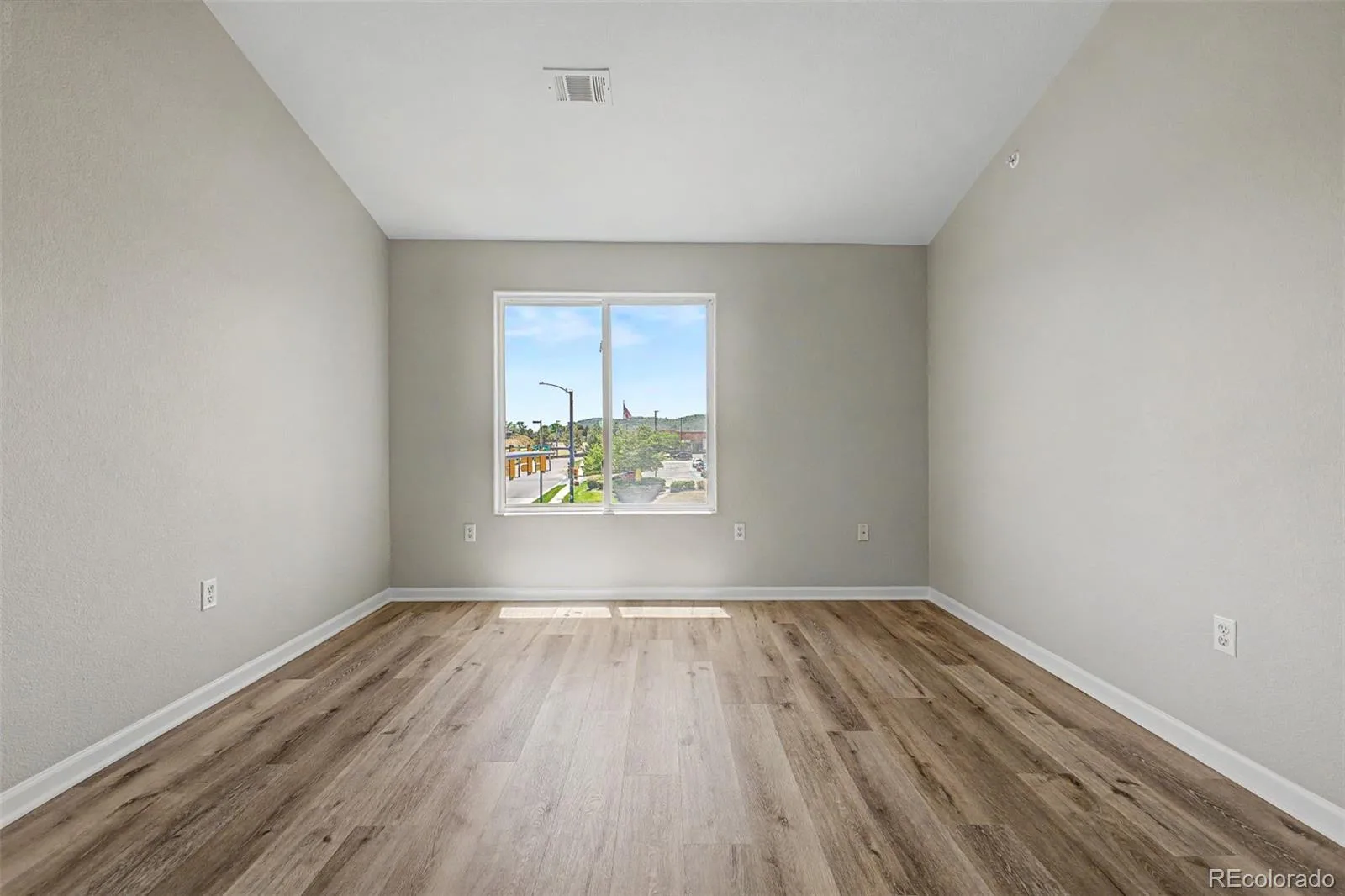 7479 S Alkire Street #302 Littleton CO 80127 | MLS #REC7905638 06182026203031 1600 18