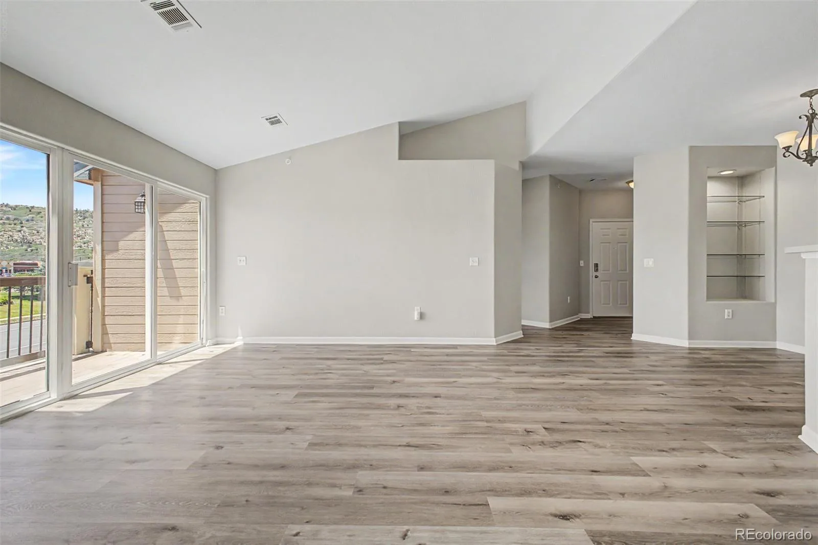 7479 S Alkire Street #302 Littleton CO 80127 | MLS #REC7905638 06182026203031 1600 3