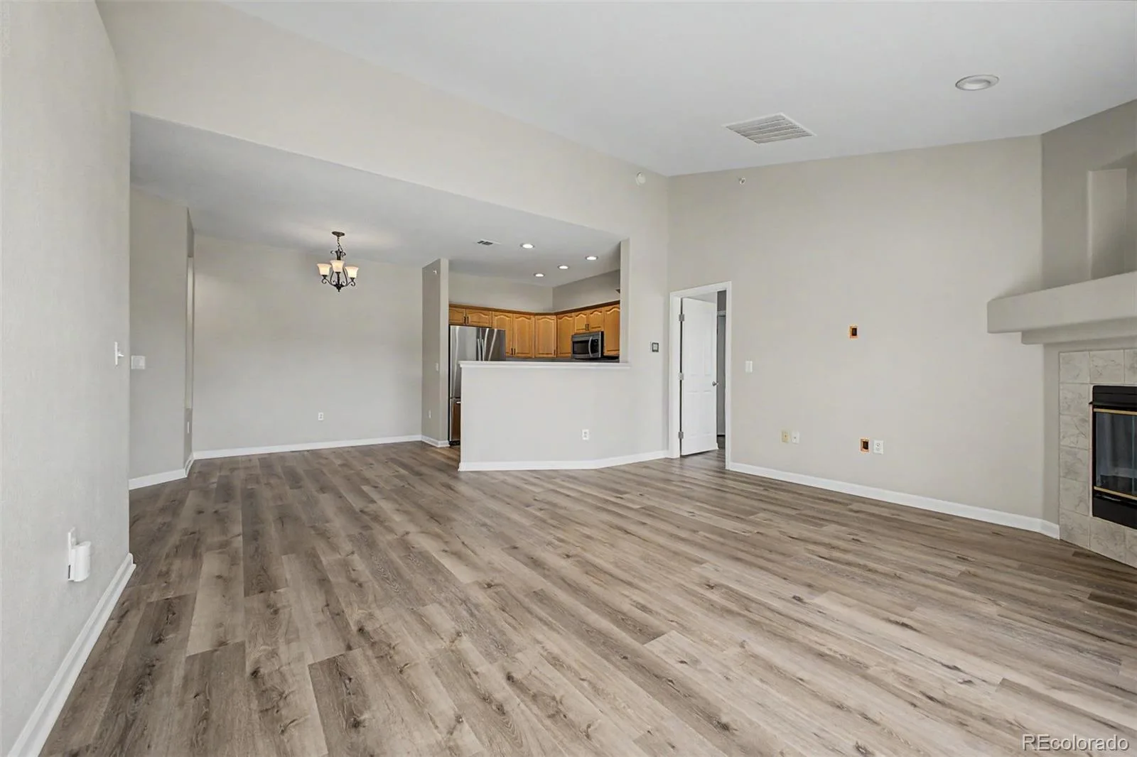 7479 S Alkire Street #302 Littleton CO 80127 | MLS #REC7905638 06182026203031 1600 5