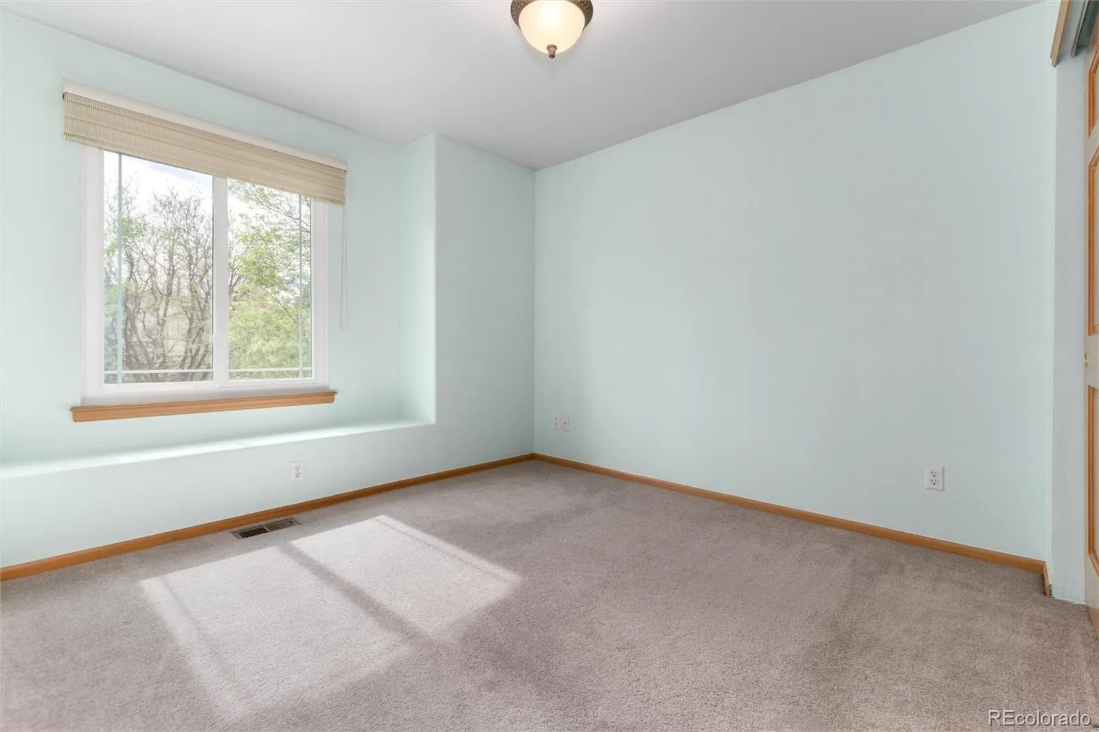5386 S Gray Street Littleton CO 80123 MLS #REC7908181 04212026003007 1600 33