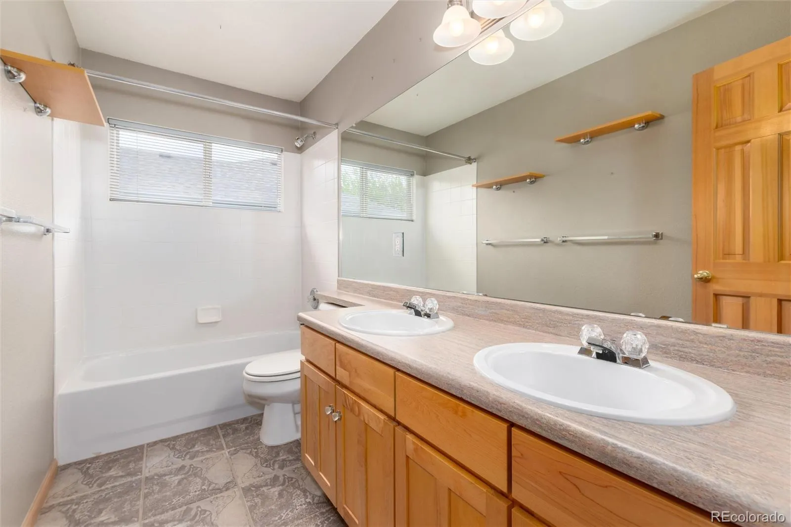 5386 S Gray Street Littleton CO 80123 MLS #REC7908181 04212026003007 1600 34