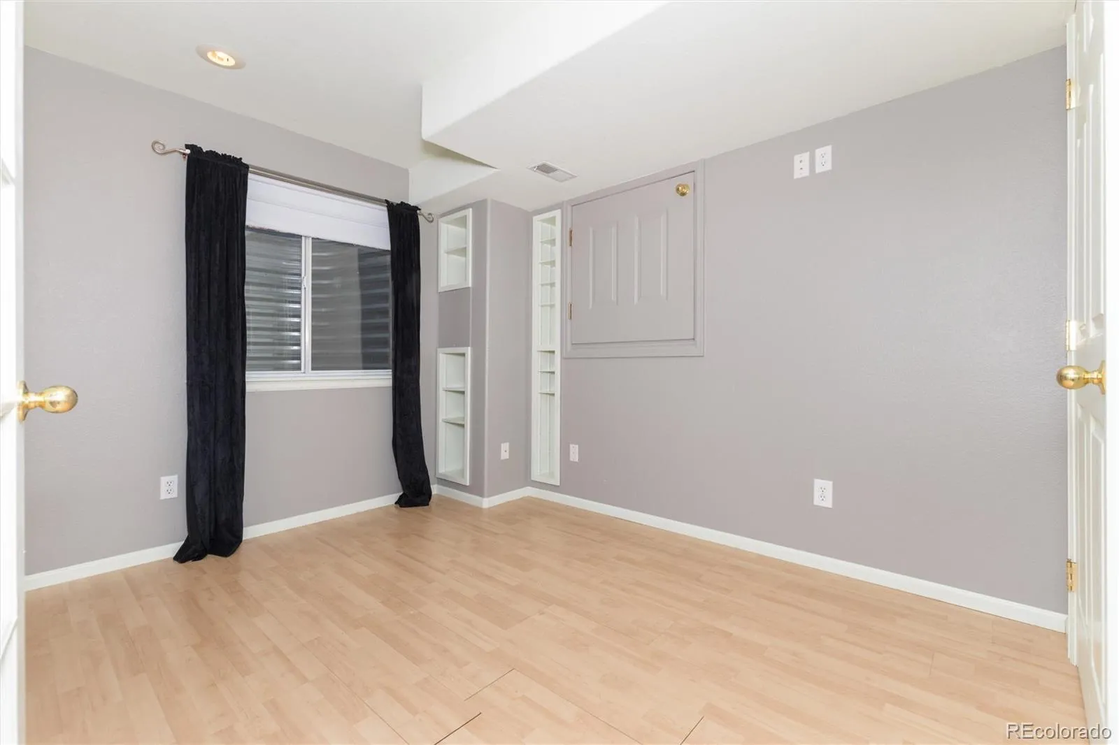 5386 S Gray Street Littleton CO 80123 MLS #REC7908181 04212026003007 1600 35