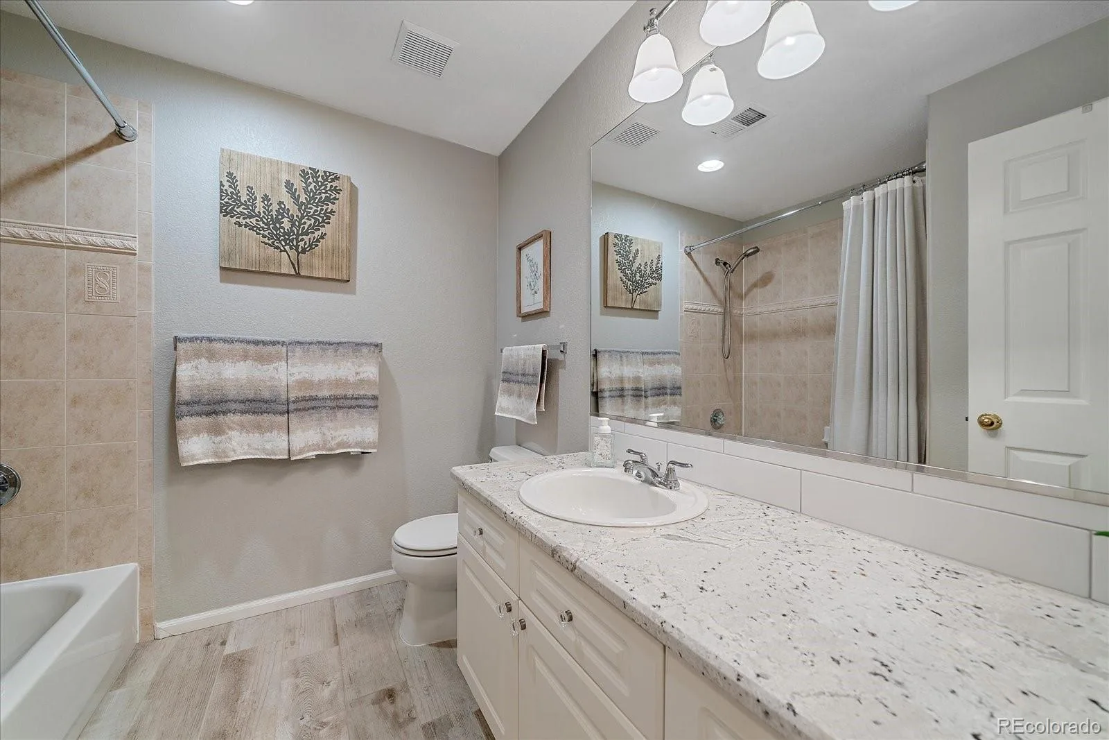9497 Southern Hills Circle #B #26 Lone Tree CO 80124 | MLS #REC7909274 08132026135612 1600 33