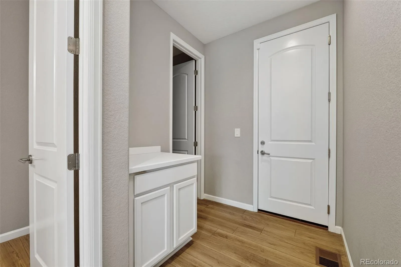 6458 Amur Court Castle Rock CO 80108 | MLS #REC7911218 08182026162840 1600 17