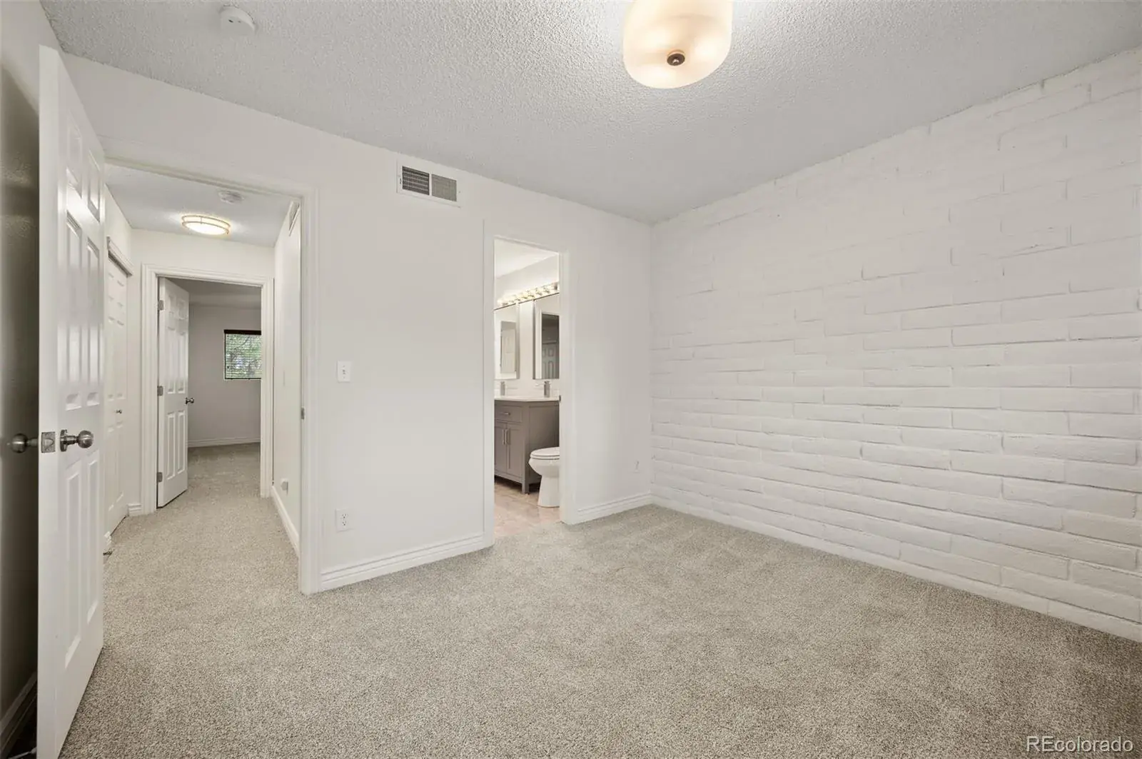 1060 S Parker Road #23 Denver CO 80231 | MLS #REC7912115 10032025032557 1600 24