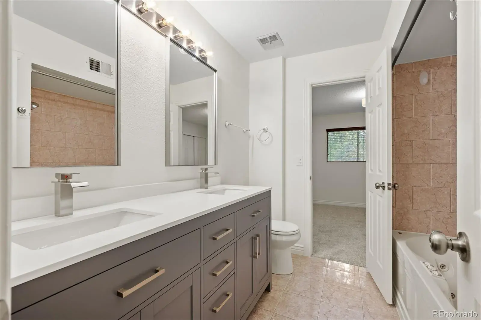 1060 S Parker Road #23 Denver CO 80231 | MLS #REC7912115 10032025032557 1600 6