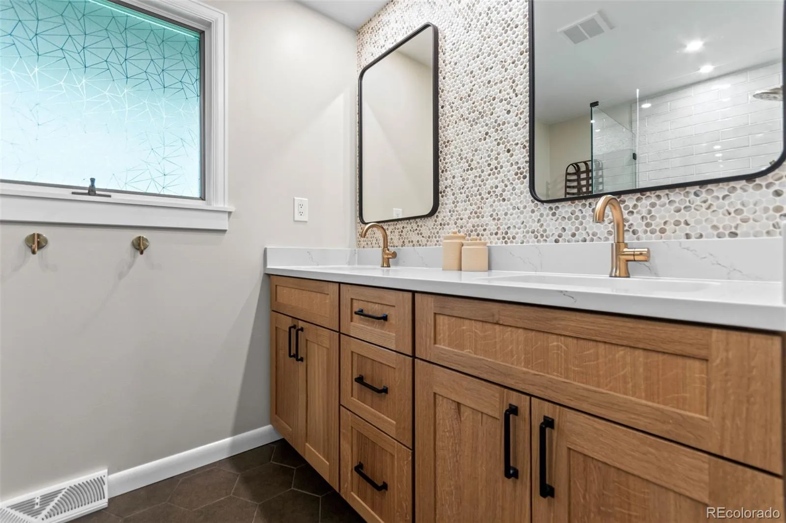 04142026172644 1600 22