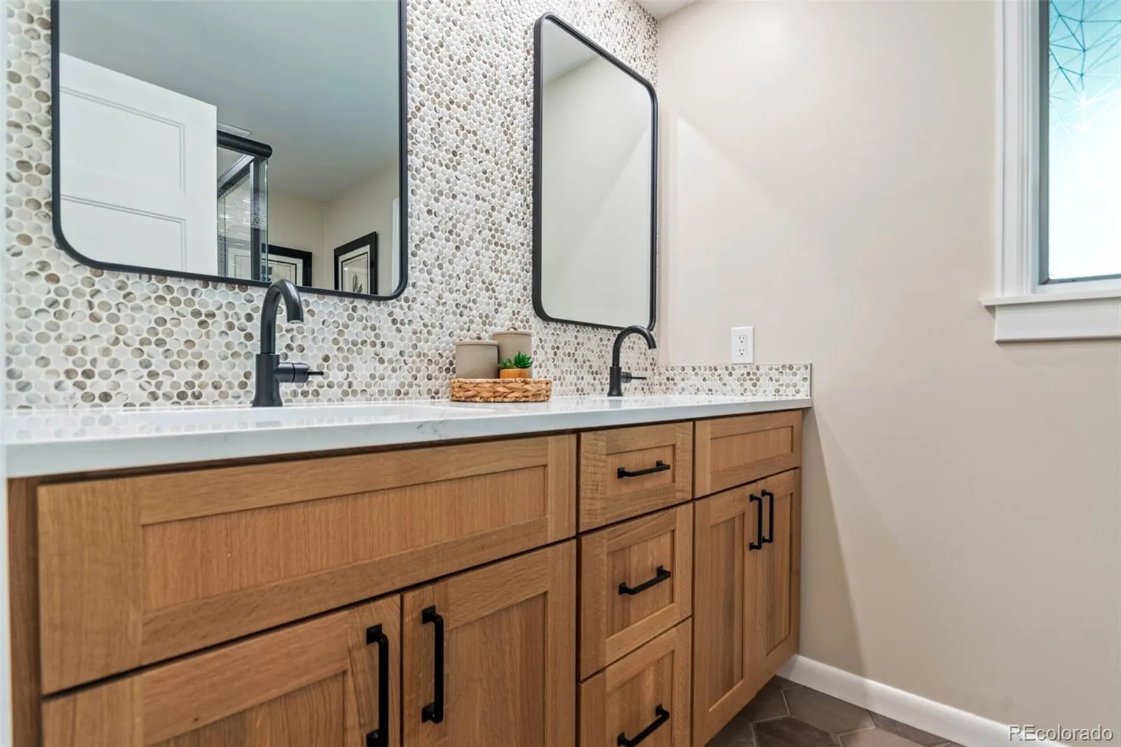 04142026172644 1600 25