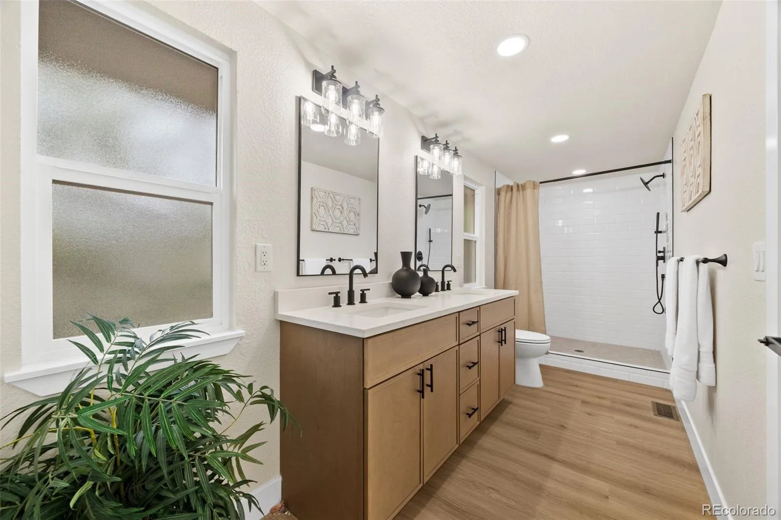 8162 Field Circle Arvada CO 80005 MLS #REC7915999 06082026204830 1600 30