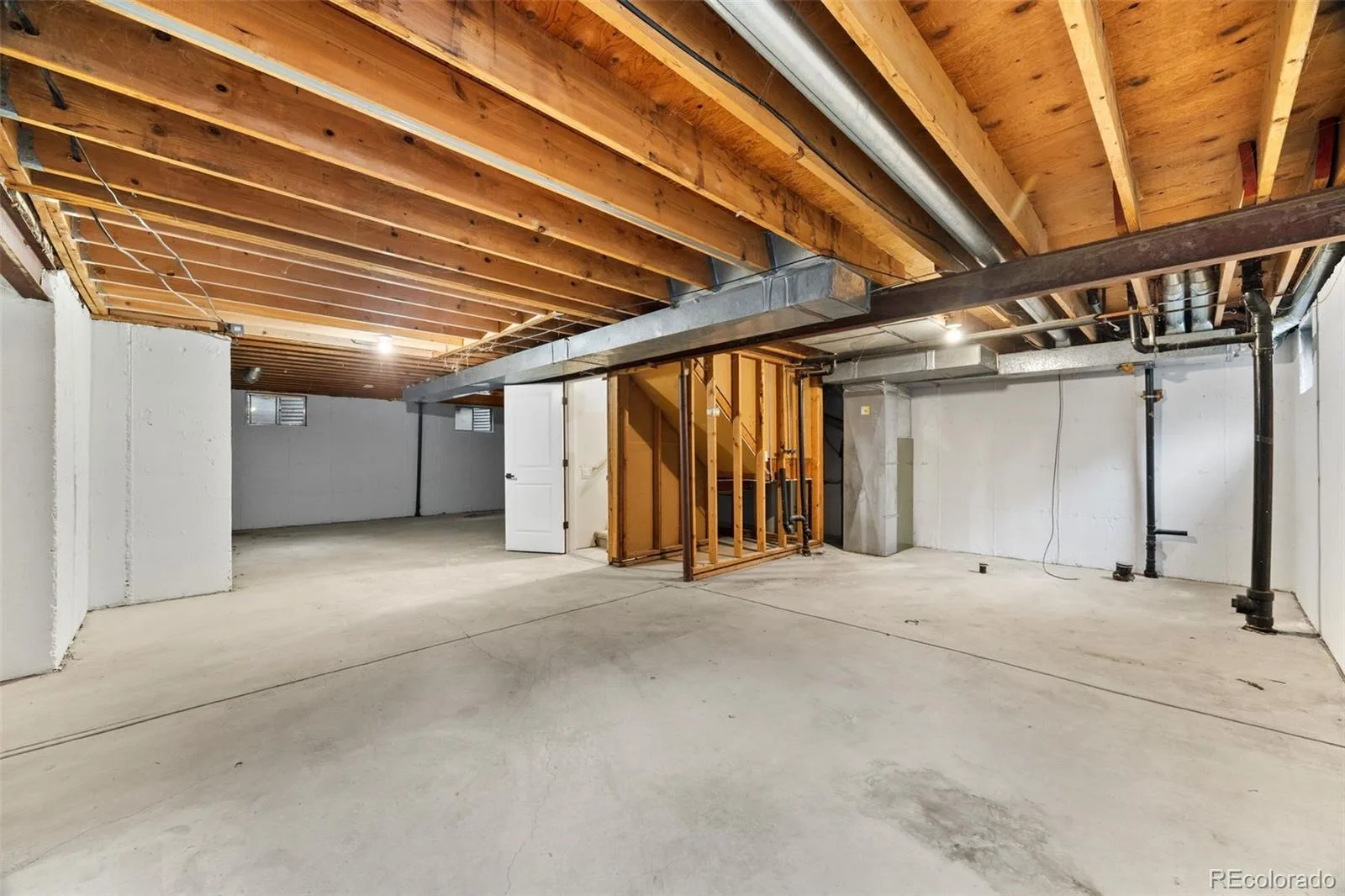 8162 Field Circle Arvada CO 80005 MLS #REC7915999 06082026204830 1600 37