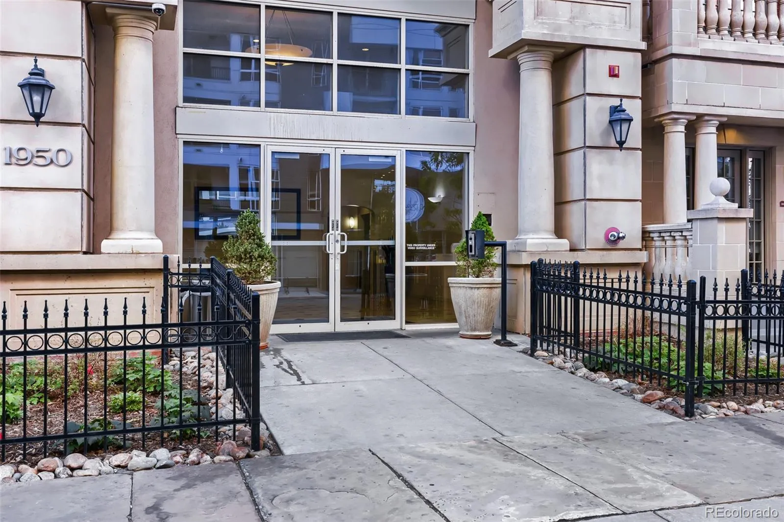 1950 N Logan Street #807 Denver CO 80203 MLS #REC7916289 05202026151427 1600 1