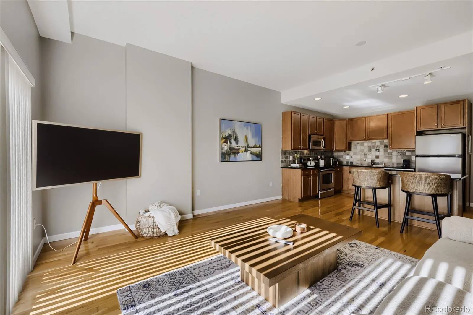 1950 N Logan Street #807 Denver CO 80203 MLS #REC7916289 05202026151427 1600 6