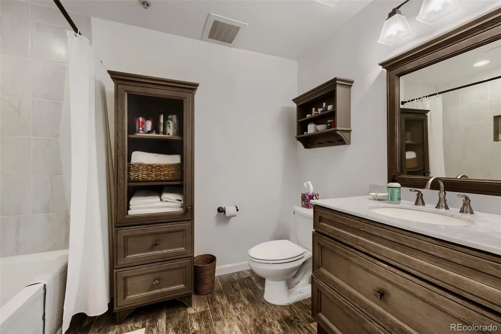 1950 N Logan Street #807 Denver CO 80203 MLS #REC7916289 05202026151427 1600 9