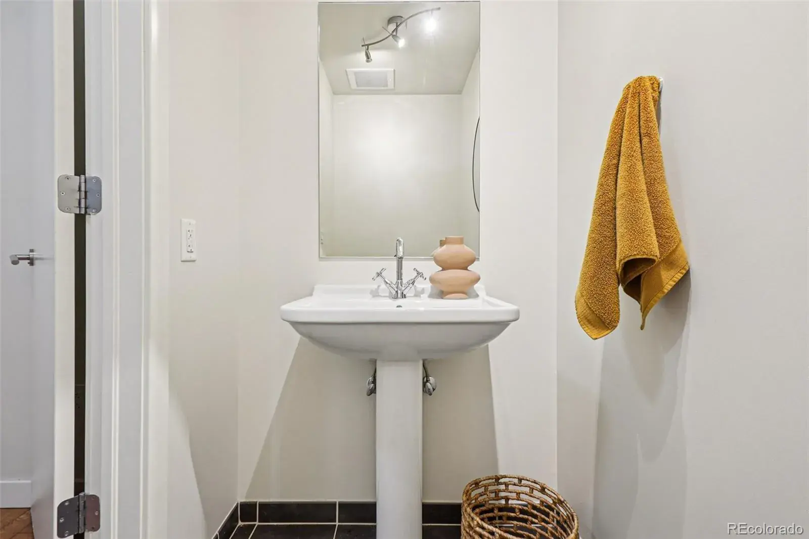 03042026190725 1600 10