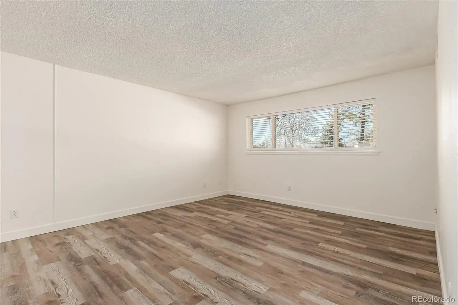 50 E Highline Circle #102 Centennial CO 80122 MLS #REC7918890 01152026012659 1600 10