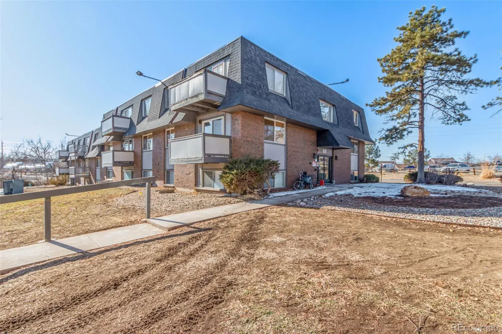 50 E Highline Circle #102 Centennial CO 80122 MLS #REC7918890 01152026012659 1600 15