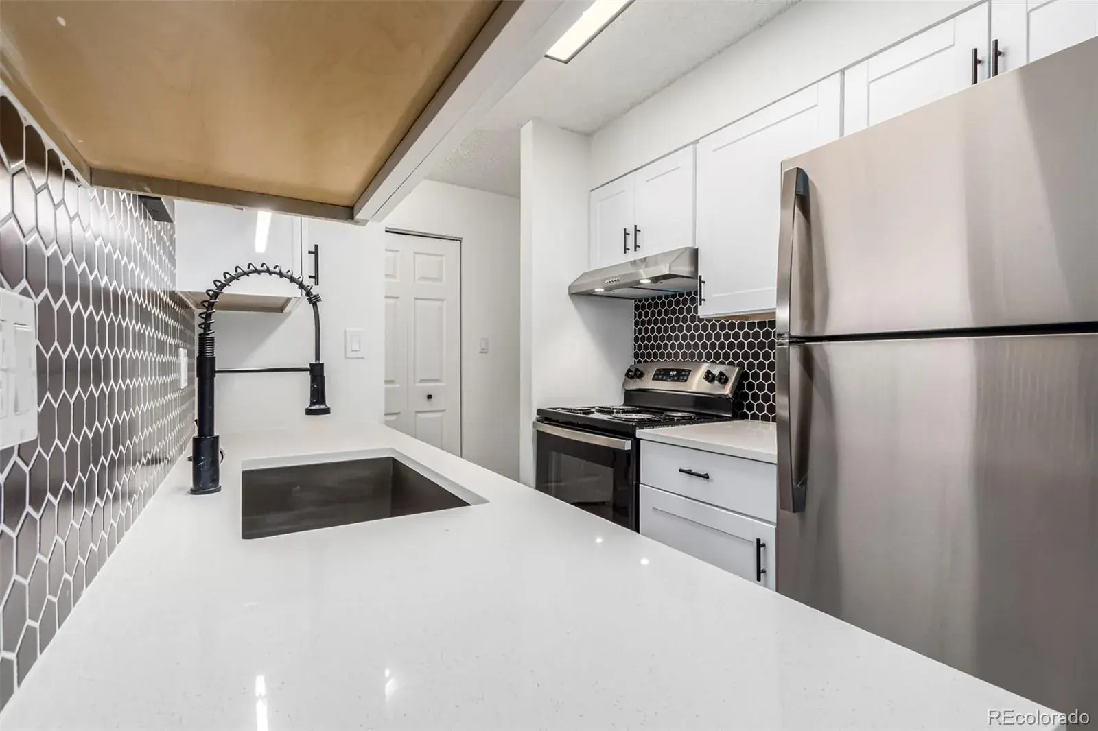 50 E Highline Circle #102 Centennial CO 80122 MLS #REC7918890 01152026012659 1600 2